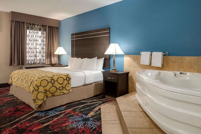 Imagen de la habitación del Hotel Baymont By Wyndham Louisville Airport South. Foto 14
