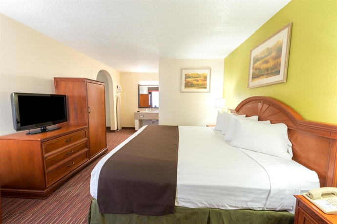 Imagen de la habitación del Hotel Baymont By Wyndham Louisville East. Foto 7