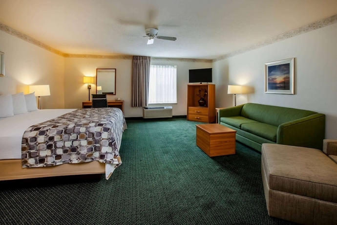 Imagen de la habitación del Hotel Baymont By Wyndham Mackinaw City. Foto 8