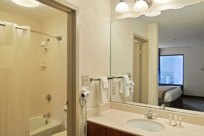 Imagen de la habitación del Hotel Baymont By Wyndham Macon I-75. Foto 4