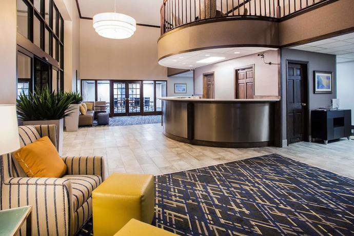 Imagen de los interiores del Hotel Baymont By Wyndham Madison West/middleton Wi West. Foto 19