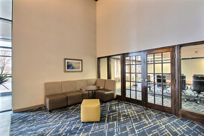 Imagen de los interiores del Hotel Baymont By Wyndham Madison West/middleton Wi West. Foto 20