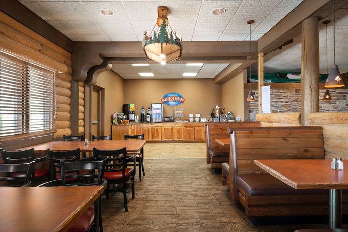 Imagen del bar/restaurante del Hotel Baymont By Wyndham Mandan Bismarck Area. Foto 3