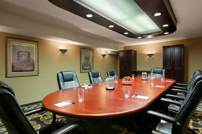 Imagen de los interiores del Hotel Baymont By Wyndham Mandan Bismarck Area. Foto 18