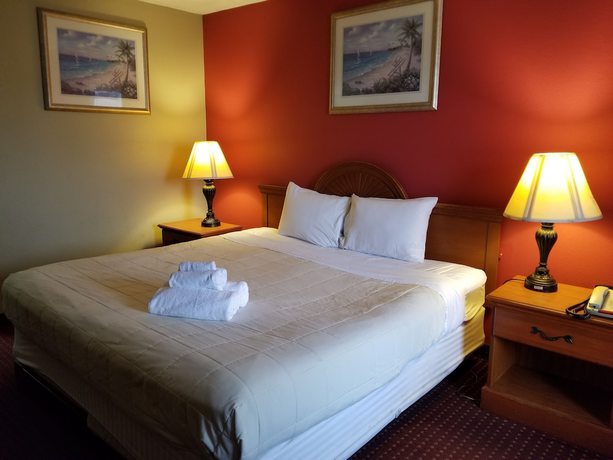 Imagen de la habitación del Hotel Baymont By Wyndham Marianna. Foto 11