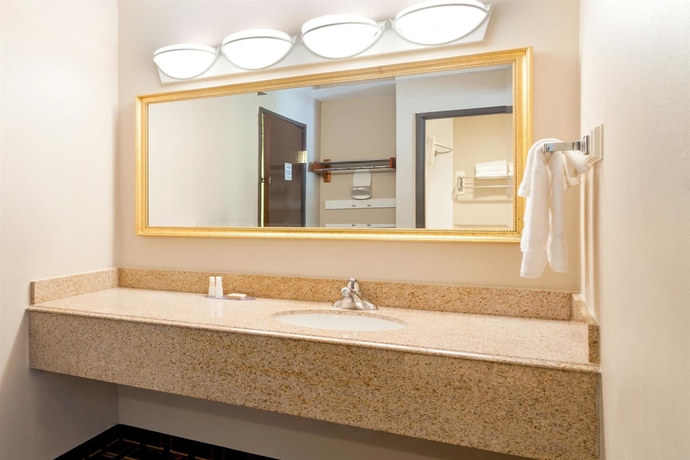 Imagen de la habitación del Hotel Baymont By Wyndham Memphis East. Foto 8
