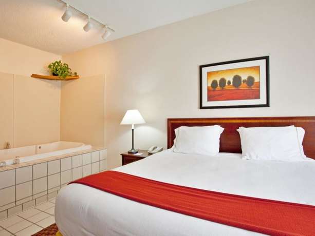 Imagen de la habitación del Hotel Baymont By Wyndham Merrillville. Foto 7