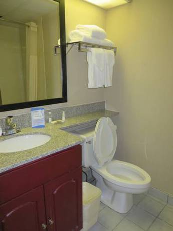 Imagen de la habitación del Hotel Baymont By Wyndham Michigan City. Foto 3
