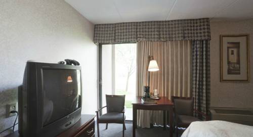 Imagen de la habitación del Hotel Baymont By Wyndham Michigan City. Foto 11