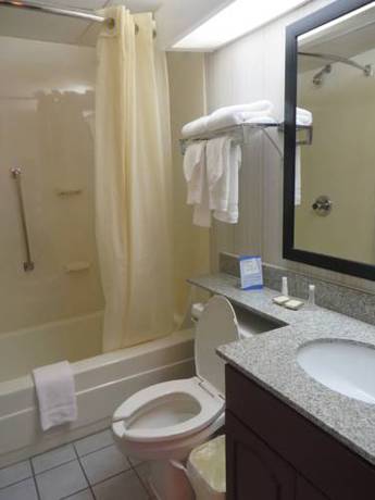 Imagen de la habitación del Hotel Baymont By Wyndham Michigan City. Foto 13