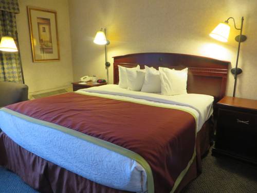 Imagen de la habitación del Hotel Baymont By Wyndham Michigan City. Foto 14