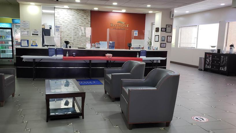 Imagen de los interiores del Hotel Baymont By Wyndham Midland Airport. Foto 19