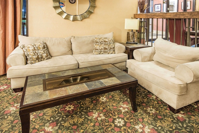 Imagen de los interiores del Hotel Baymont By Wyndham Mobile/ I-65. Foto 12