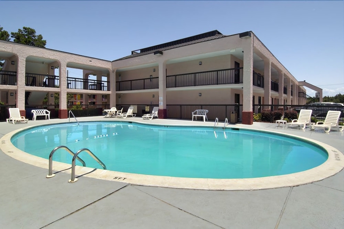 Imagen de la piscina del Hotel Baymont By Wyndham Mobile/ I-65. Foto 18