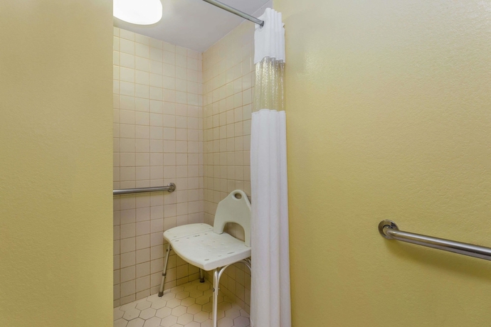 Imagen de la habitación del Hotel Baymont By Wyndham Mobile/tillmans Corner. Foto 9