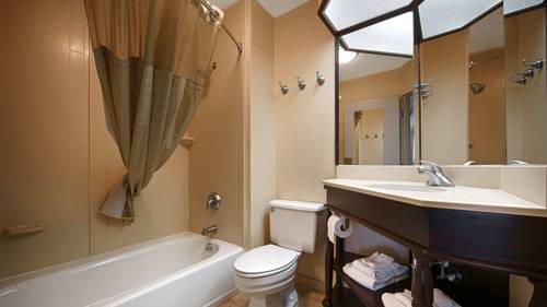 Imagen de la habitación del Hotel Baymont By Wyndham Monroe Ohio. Foto 4