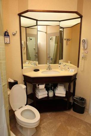 Imagen de la habitación del Hotel Baymont By Wyndham Monroe Ohio. Foto 15