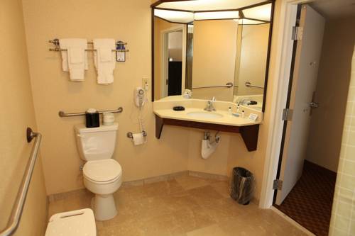 Imagen de la habitación del Hotel Baymont By Wyndham Monroe Ohio. Foto 16