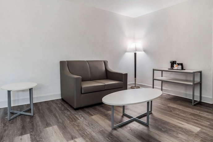 Imagen de la habitación del Hotel Baymont By Wyndham Montgomery Al. Foto 13