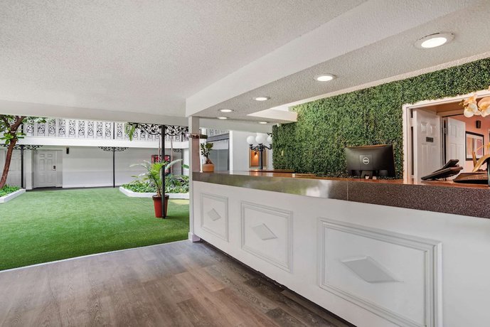 Imagen de los interiores del Hotel Baymont By Wyndham Montgomery Al. Foto 20