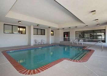 Imagen de la piscina del Hotel Baymont By Wyndham Mooresville. Foto 12