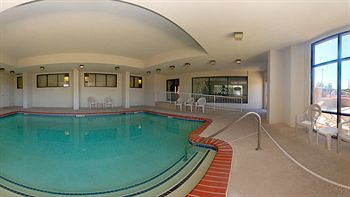 Imagen del bar/restaurante del Hotel Baymont By Wyndham Mooresville. Foto 3