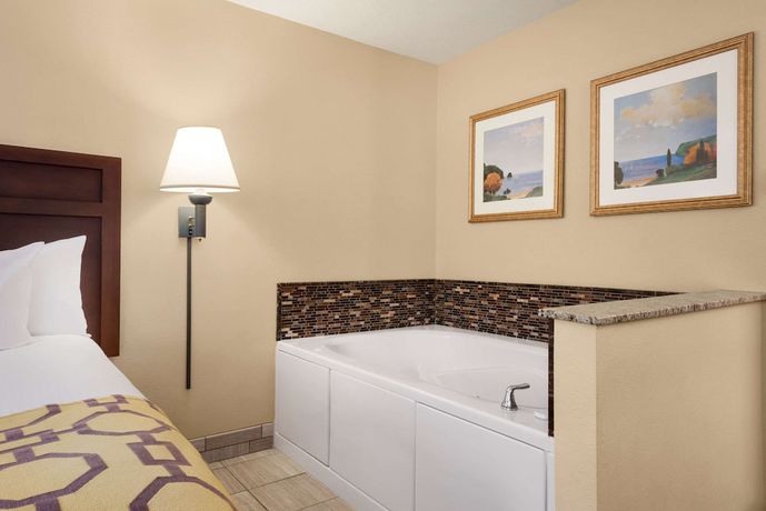 Imagen de la habitación del Hotel Baymont By Wyndham Mt. Pleasant. Foto 3