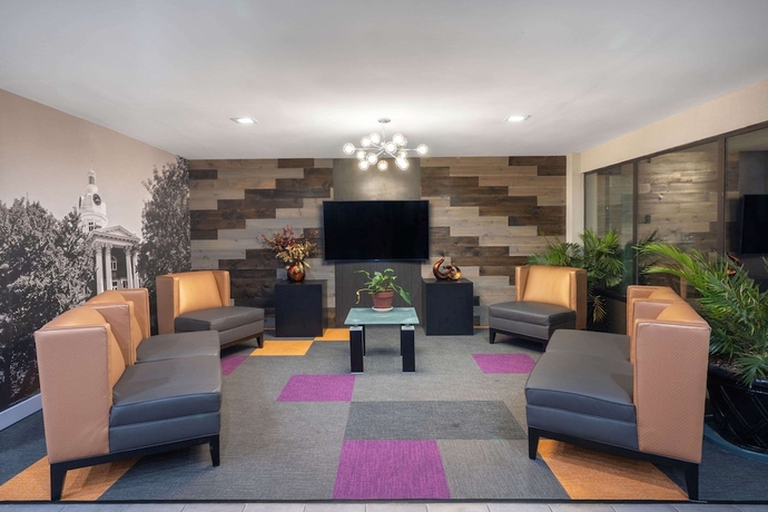 Imagen de los interiores del Hotel Baymont By Wyndham Murfreesboro. Foto 15