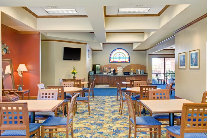 Imagen del bar/restaurante del Hotel Baymont By Wyndham Murray/salt Lake City. Foto 3