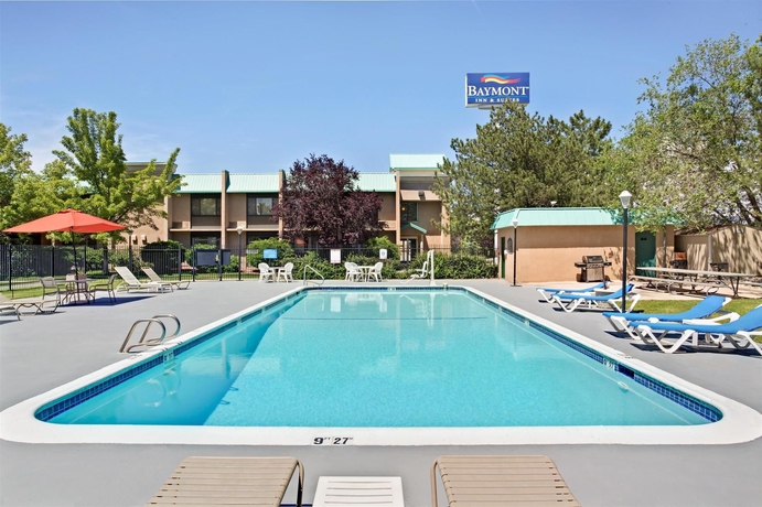 Imagen de la piscina del Hotel Baymont By Wyndham Murray/salt Lake City. Foto 16