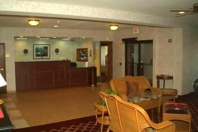 Imagen de los interiores del Hotel Baymont By Wyndham New Buffalo. Foto 15