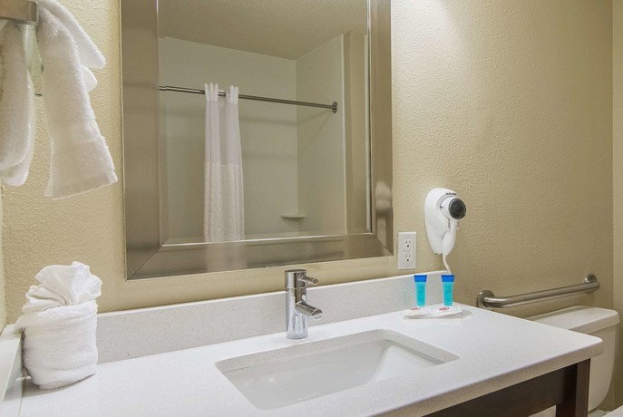 Imagen de la habitación del Hotel Baymont By Wyndham North Myrtle Beach. Foto 12