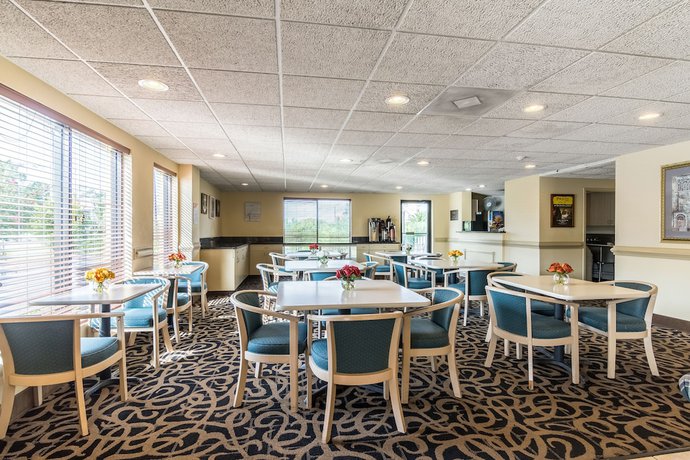 Imagen del bar/restaurante del Hotel Baymont By Wyndham North Myrtle Beach. Foto 4