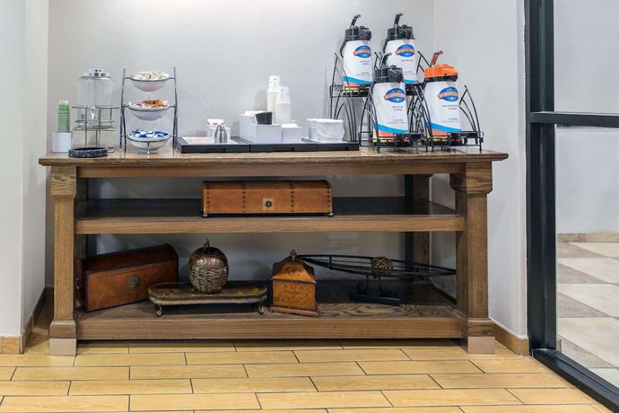 Imagen de los interiores del Hotel Baymont By Wyndham Oklahoma City/quail Springs. Foto 14