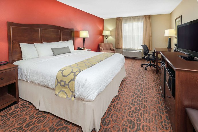 Imagen de la habitación del Hotel Baymont By Wyndham Oklahoma City/quail Springs. Foto 8