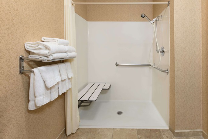 Imagen de la habitación del Hotel Baymont By Wyndham Oklahoma City/quail Springs. Foto 12