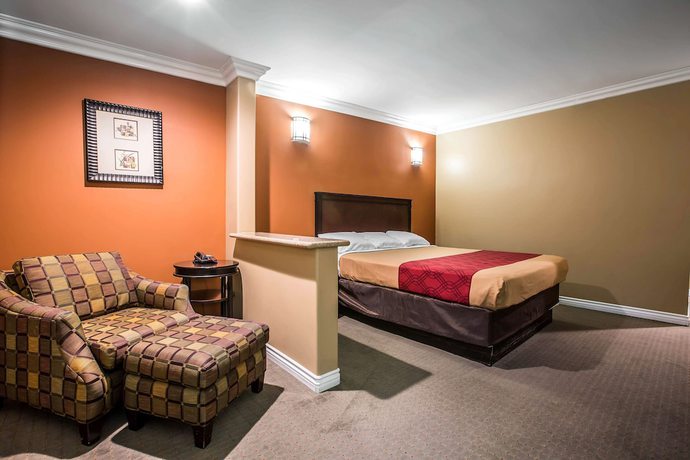 Imagen de la habitación del Hotel Baymont By Wyndham Ontario. Foto 2