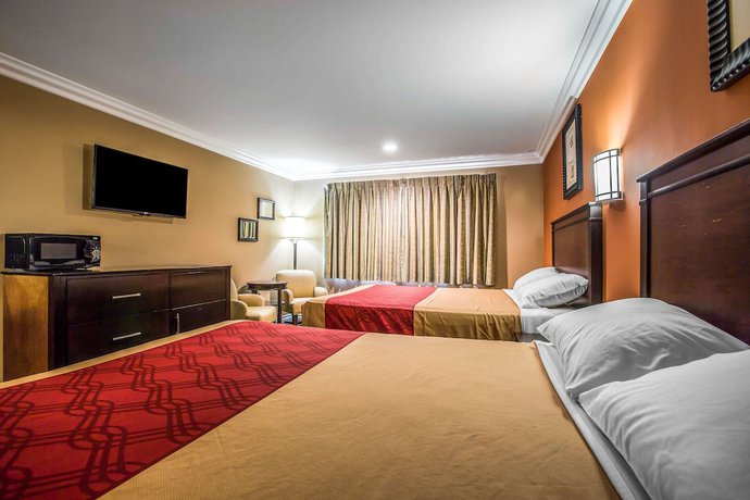 Imagen de la habitación del Hotel Baymont By Wyndham Ontario. Foto 15