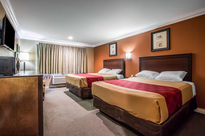 Imagen de la habitación del Hotel Baymont By Wyndham Ontario. Foto 16