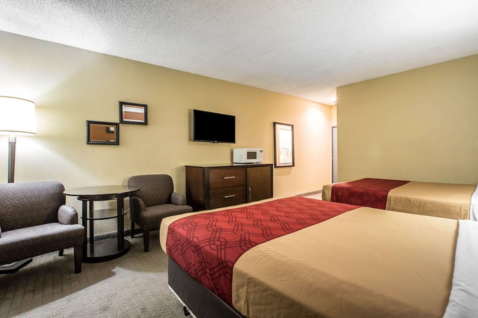 Imagen de la habitación del Hotel Baymont By Wyndham Ontario. Foto 18
