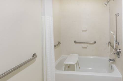 Imagen de la habitación del Hotel Baymont By Wyndham Orangeburg North. Foto 11