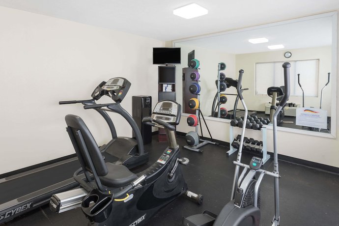 Imagen de los interiores del Hotel Baymont By Wyndham Orangeburg North. Foto 14
