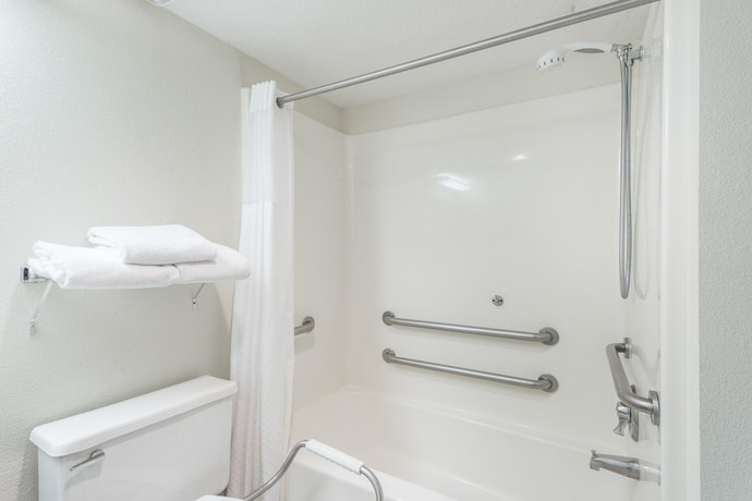 Imagen de la habitación del Hotel Baymont By Wyndham Osage Beach. Foto 8