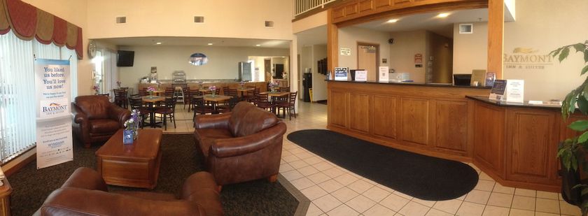 Imagen de los interiores del Hotel Baymont By Wyndham Osage Beach. Foto 11