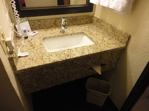 Imagen de la habitación del Hotel Baymont By Wyndham Owatonna. Foto 2
