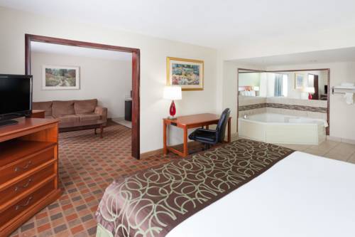 Imagen de la habitación del Hotel Baymont By Wyndham Peoria. Foto 8