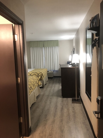 Imagen de la habitación del Hotel Baymont By Wyndham Phoenix I-10 Near 51st Ave. Foto 9