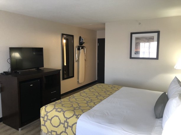 Imagen de la habitación del Hotel Baymont By Wyndham Phoenix I-10 Near 51st Ave. Foto 15