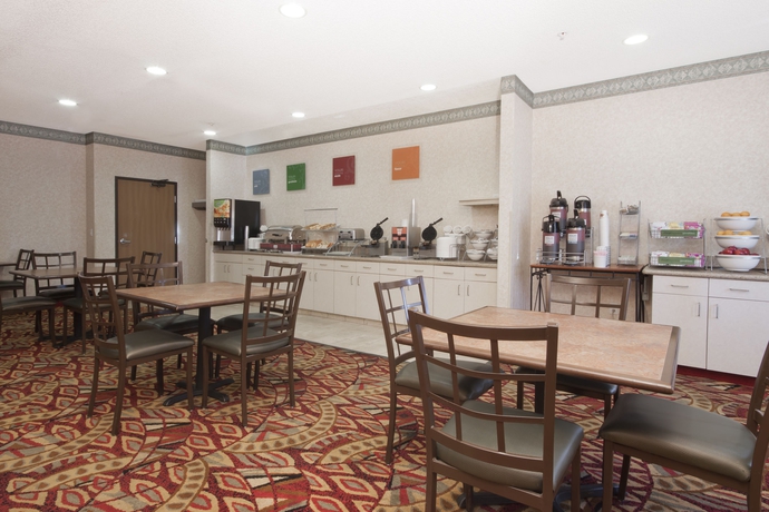 Imagen del bar/restaurante del Hotel Baymont By Wyndham Phoenix North. Foto 2