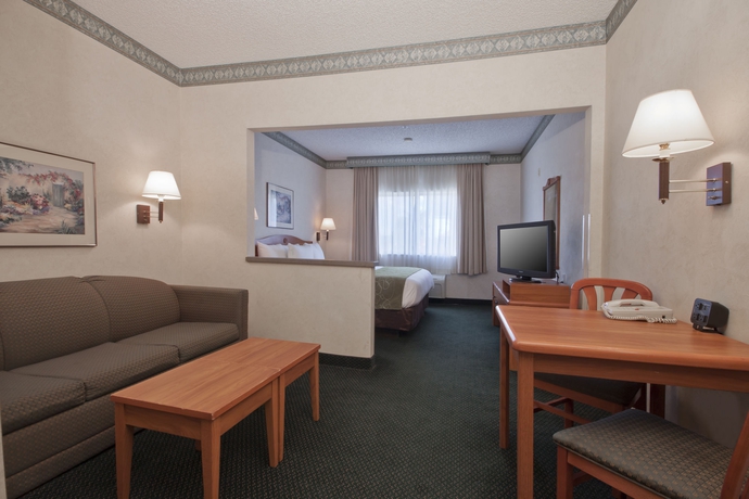 Imagen de los interiores del Hotel Baymont By Wyndham Phoenix North. Foto 10
